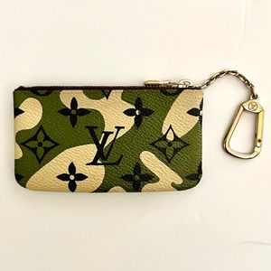 🎭 SOLD 🎭 LOUIS VUITTON Customized Key Cles Pouch
